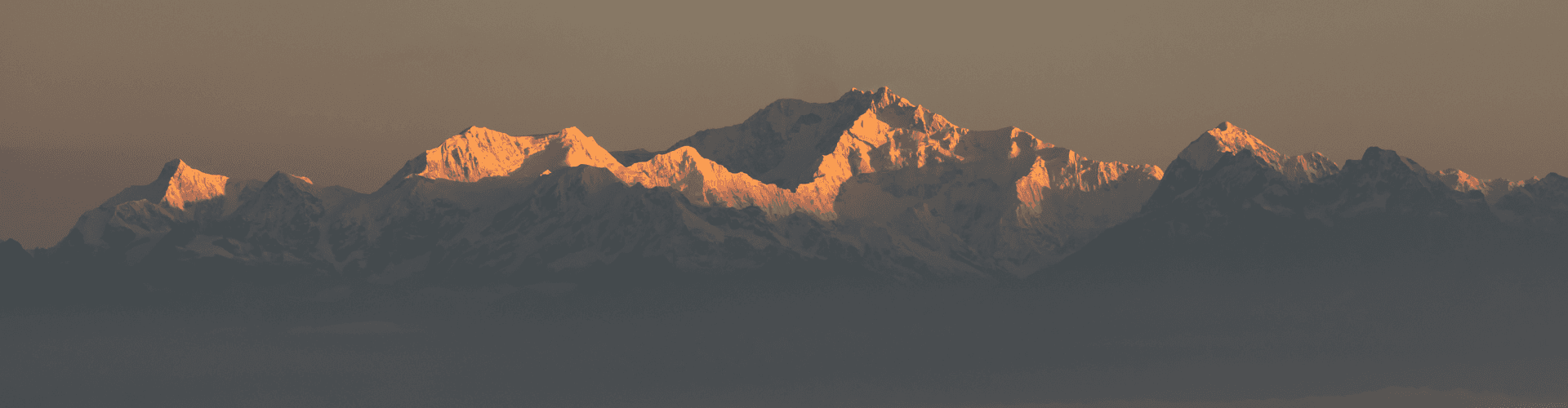 Gangtok 6 Days 5 Nights Package includes North Sikkim 2D1N East Sikkim and Darjeeling Sightseeing