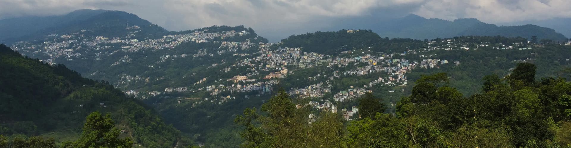 Gangtok 7 Days 6 Nights Package includes North Sikkim 3D2N, Nathula Pass, Changu Lake, Baba Mandir and Budhapark ,Chardham.